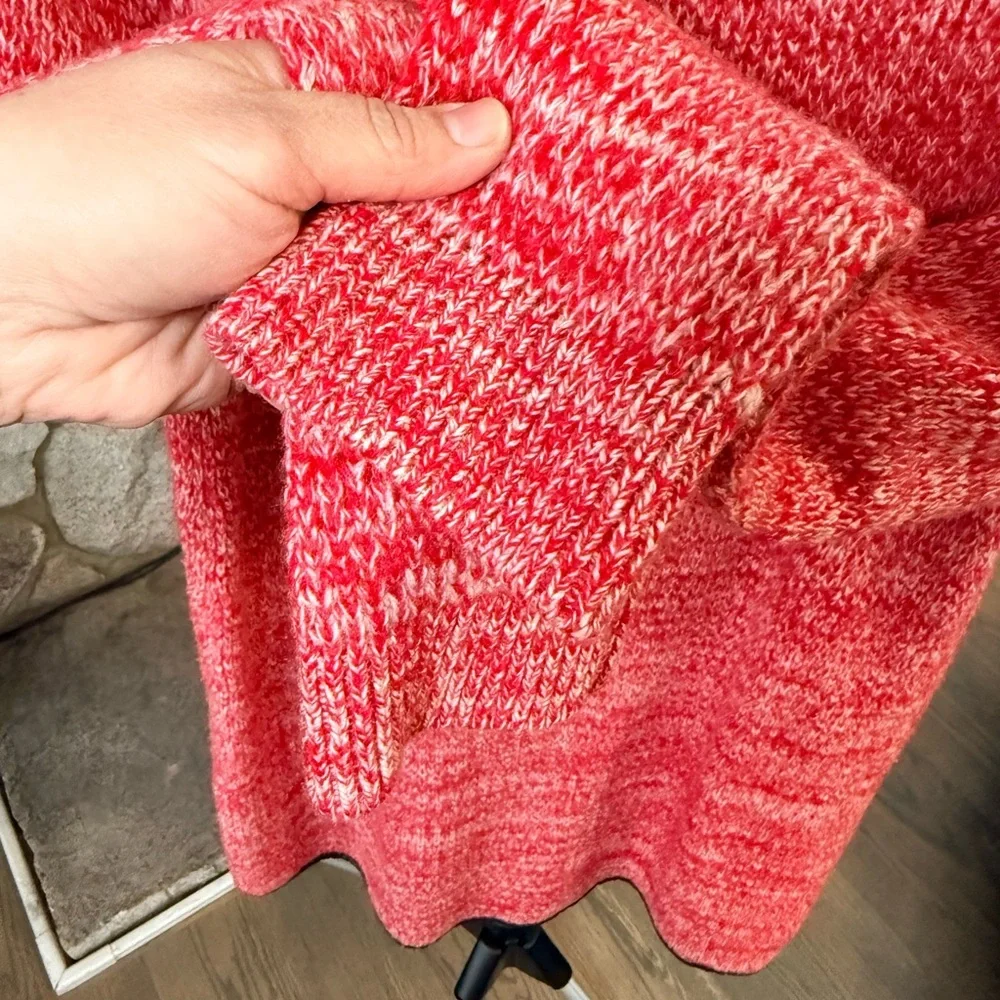 COS knit dress 100% lamb wools with leather trim
Size M - Picture 5 of 7